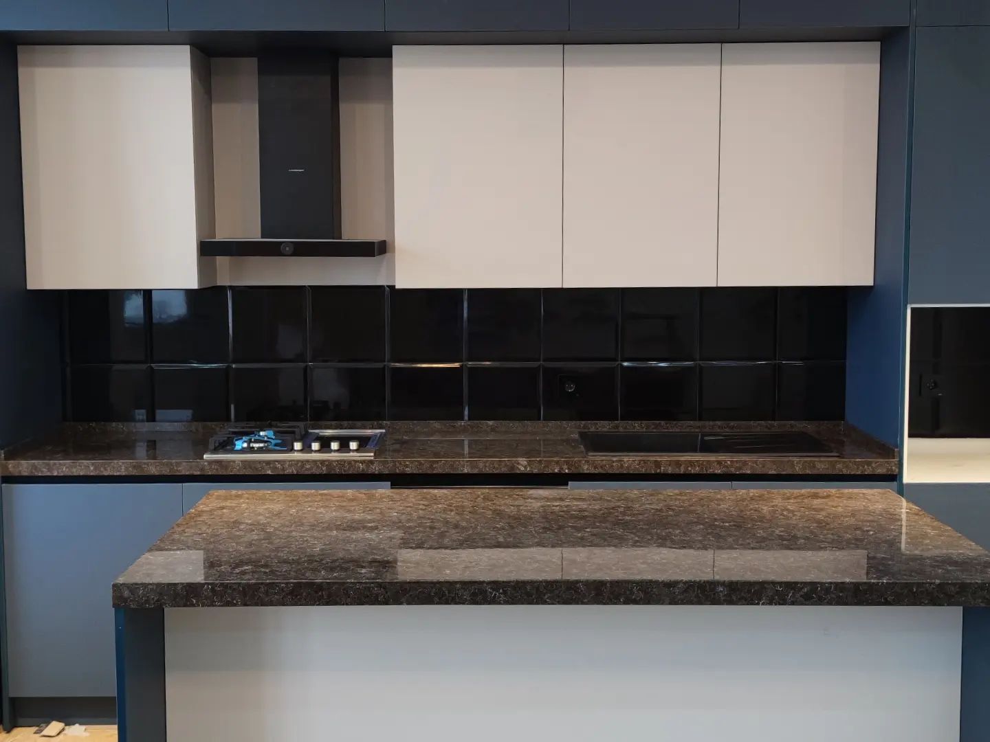 Solid Surface vs. Natural Stone: A Comparative Analysis